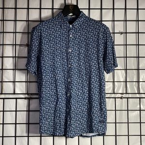 Good Man Brand On-Point Shirt in Lynn’s Blue Daisy Pop Print Size M 100% Cotton